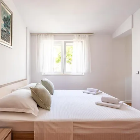 Mb Apartament Podstrana